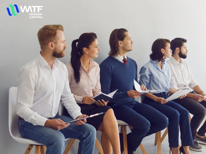 Đào tạo và phát triển nhân sự sau tuyển dụng 4 Đối với người lao động, việc tham gia vào các chương trình đào tạo và phát triển nhân sự sau tuyển dụng mang lại nhiều lợi ích. Đầu tiên, nhân viên có cơ hội phát triển kỹ năng nghề nghiệp của mình, giúp họ cảm thấy tự tin hơn khi thực hiện công việc.