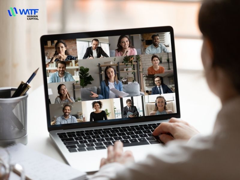 Đào tạo nhân sự chiến lược trực tuyến hiệu quả qua số hóa bài giảng 2 Đào tạo nhân sự chiến lược trực tuyến là gì?